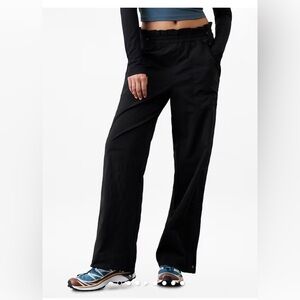 NWT Athleta Trekkie Parachute Black pants